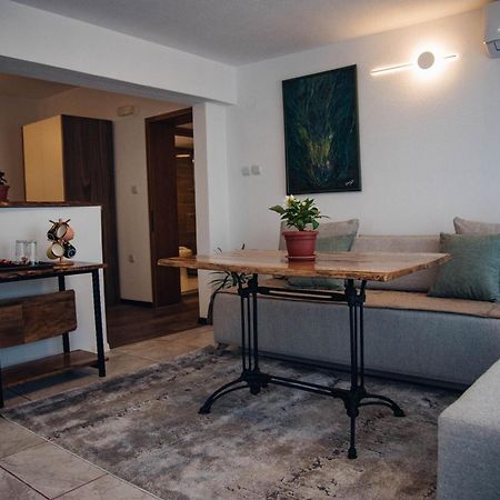 Urban Studio Apartments 斯特鲁米察 外观 照片