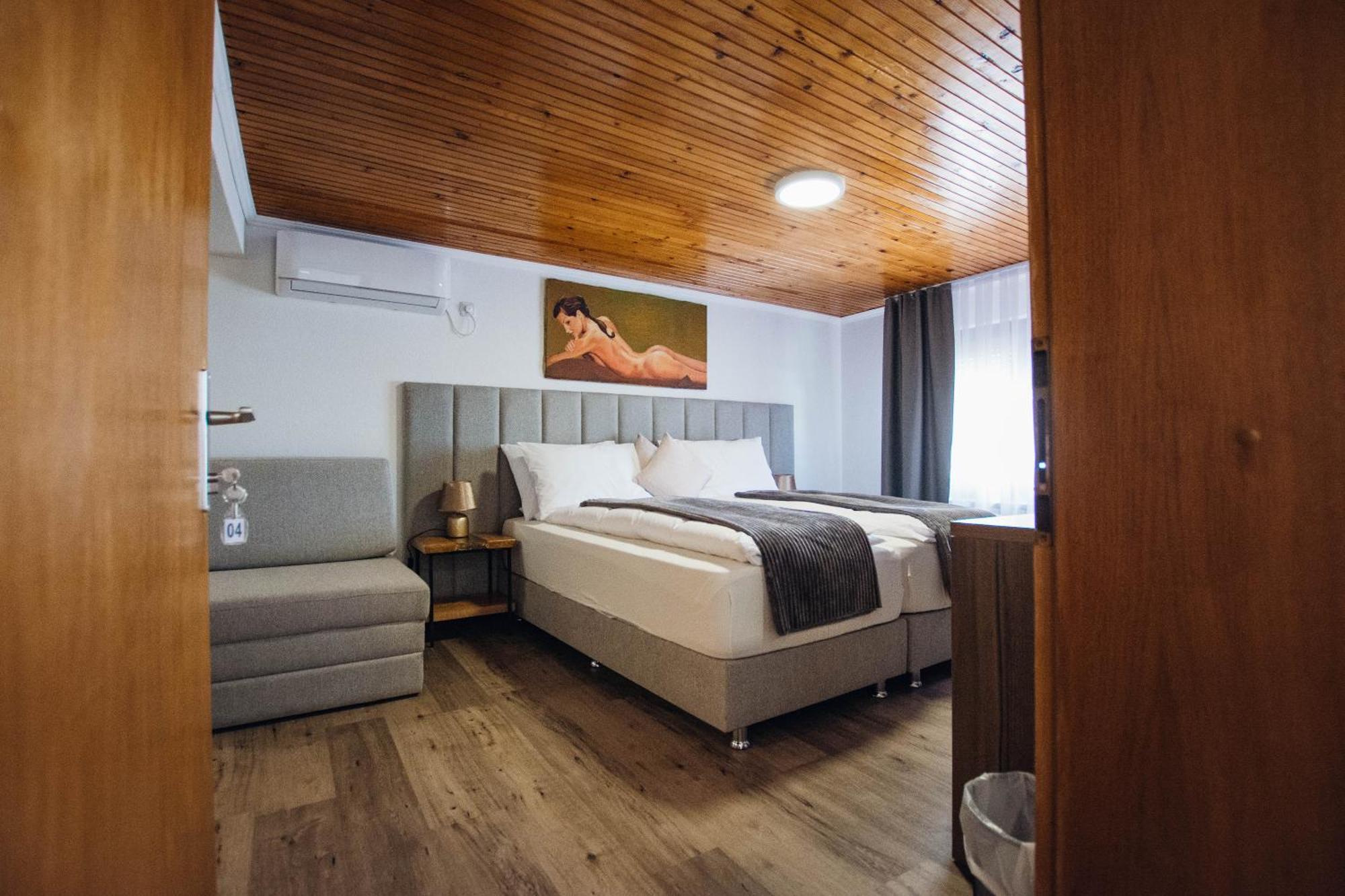 Urban Studio Apartments 斯特鲁米察 外观 照片
