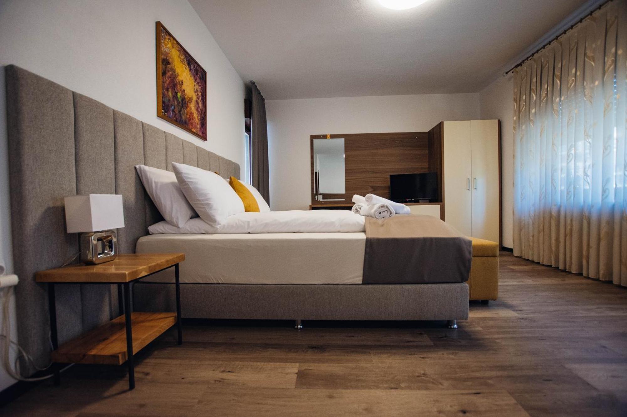 Urban Studio Apartments 斯特鲁米察 外观 照片